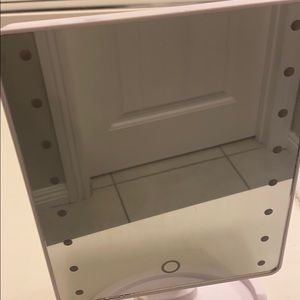 Makeup mirror